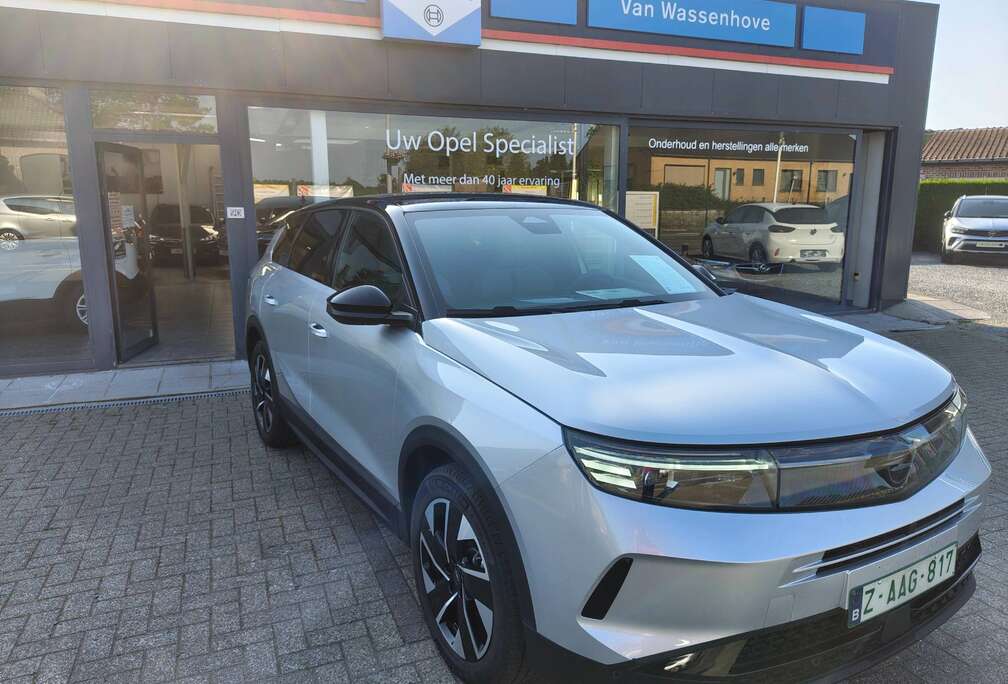 Opel New Grandland 1.2 Hybrid (benz/el) 100KW Demo Automaat *