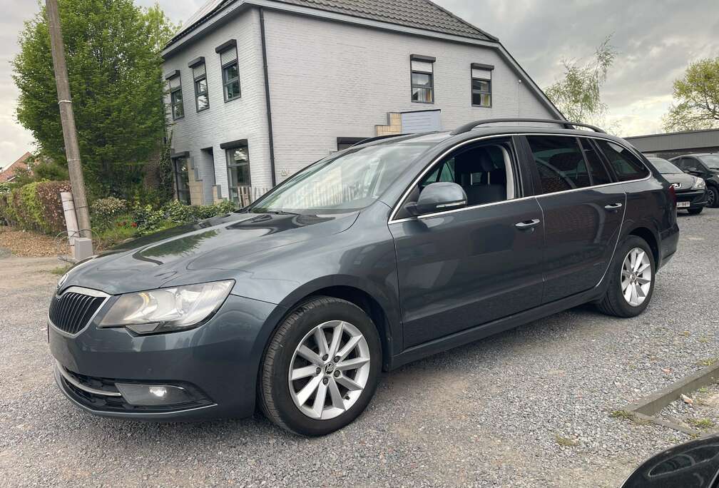 Skoda 2.0 CR TDi,Airco,Gps,Panoramadak,Sensoren,...
