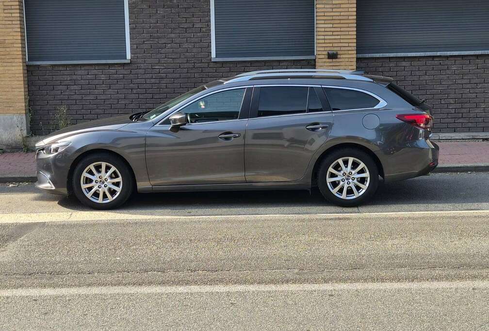 Mazda 2.2 SKYACTIV-D Privilege Edition