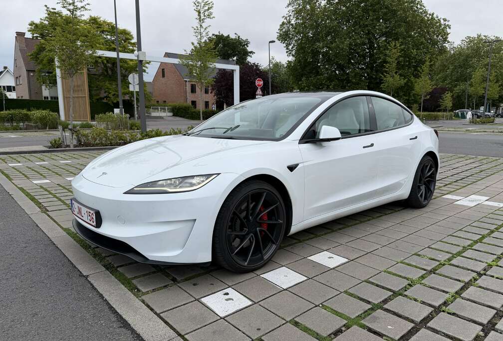 Tesla 78 kWh AWD Performance (377 kW)