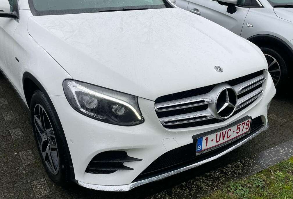 Mercedes-Benz e 4Matic 7G-TRONIC AMG Line
