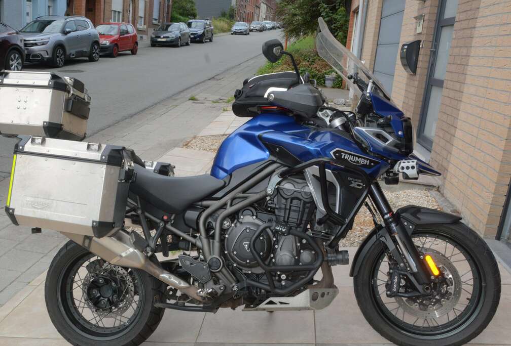 Triumph Explorer XCA