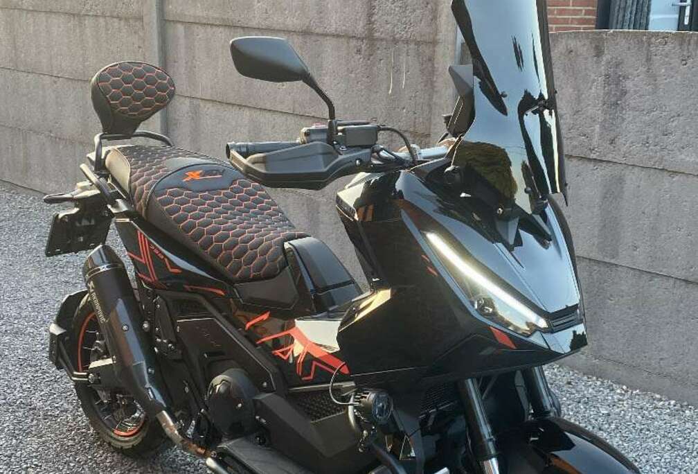 Honda 2026 HONDA XADV 750 BRABUS EDITION AKRAPOVIC FULL
