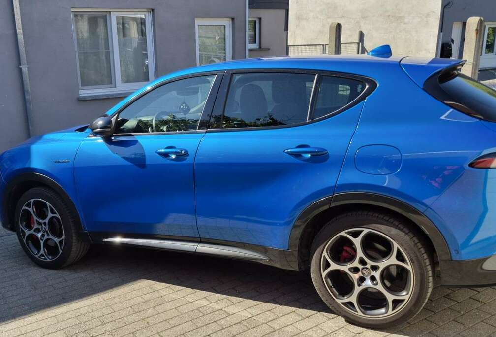 Alfa Romeo PHEV 1.3 Q4 Veloce (206 kW)