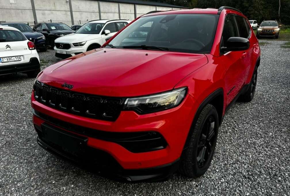 Jeep Night Eagle * ÉTAT SHOWROOM * CAMÉRA * CARPLAY * GARANTIE