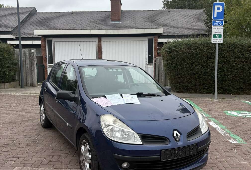 Renault clio 3 prete à être immatriculée