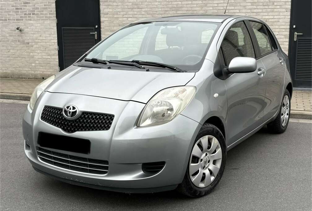 Toyota 1.0i  124.000 km  PRETE  IMMATRICULER