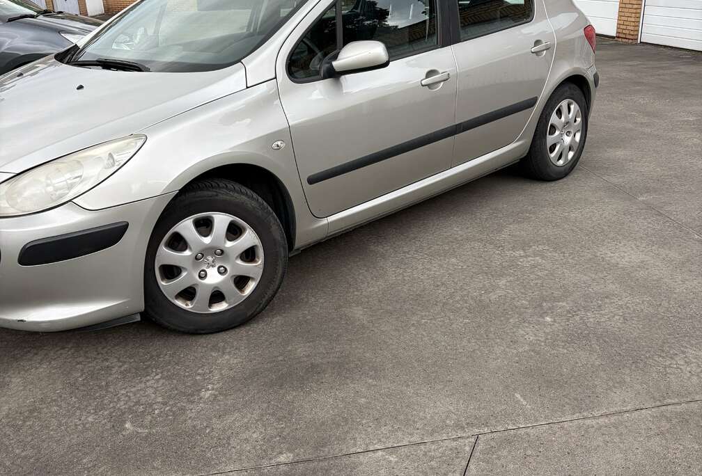 Peugeot 1.4i XR