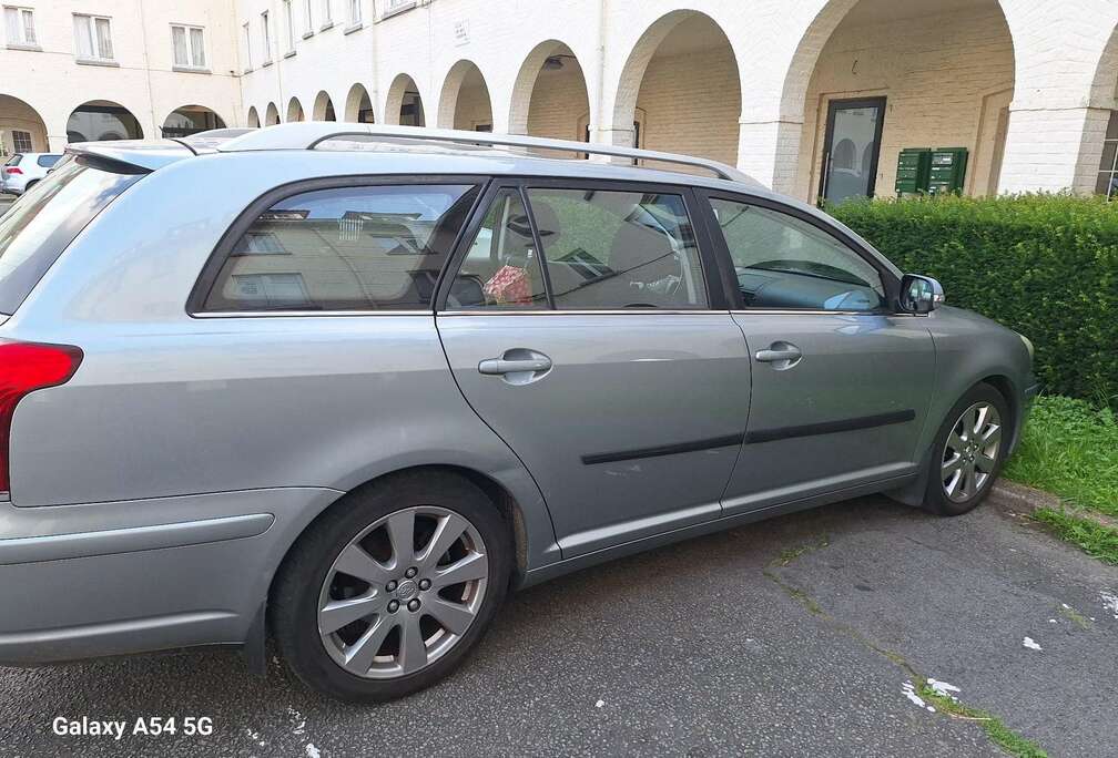 Toyota Avensis SW 2.0 Turbo D4D 16v Linea Luna DPF