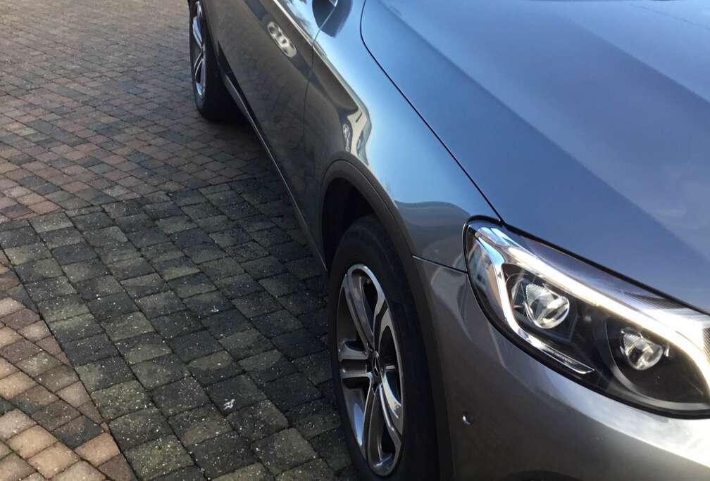 Mercedes-Benz d 4Matic 9G-TRONIC AMG Line