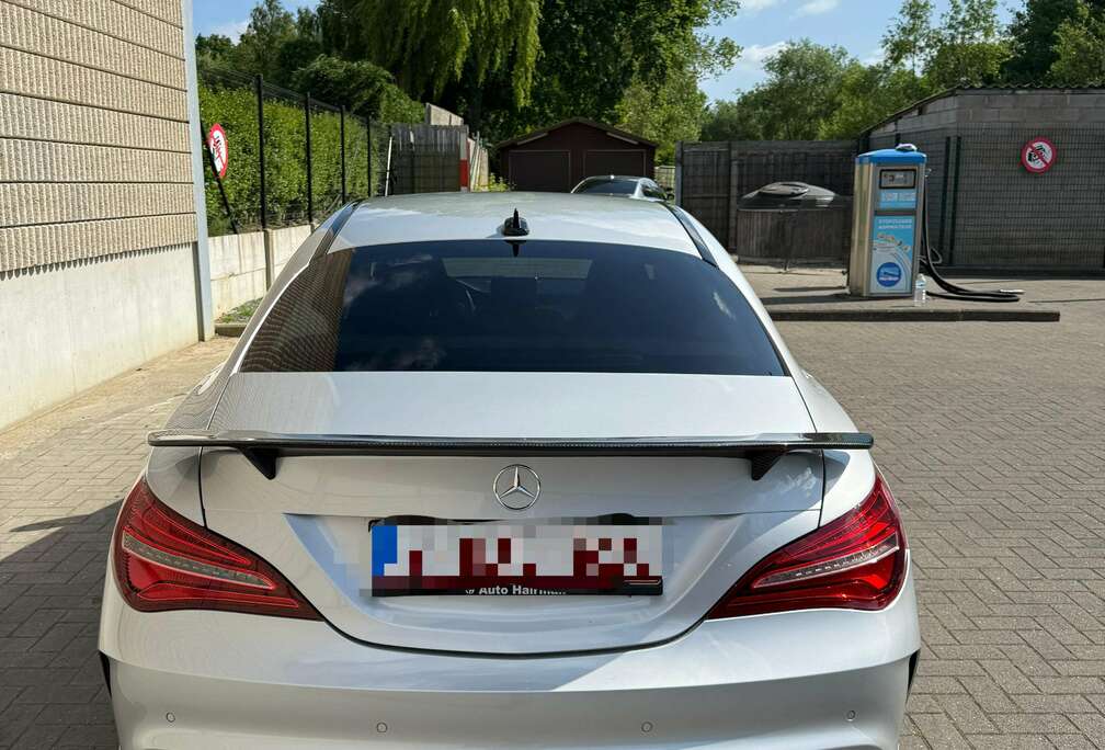 Mercedes-Benz Schade linksvoor d 9G-TRONIC AMG Line