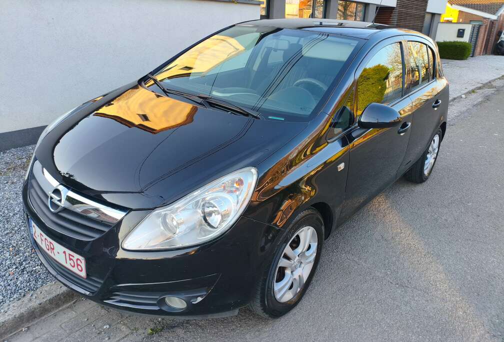 Opel Corsa 1.4i Cosmo