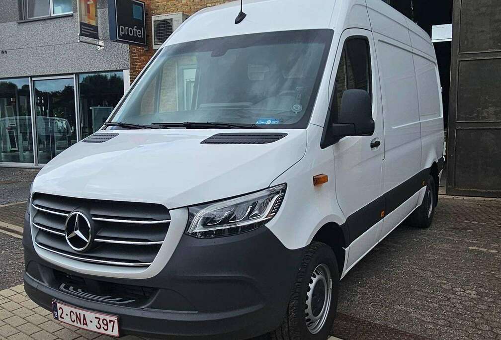 Mercedes-Benz 319 2.0 CDI L2