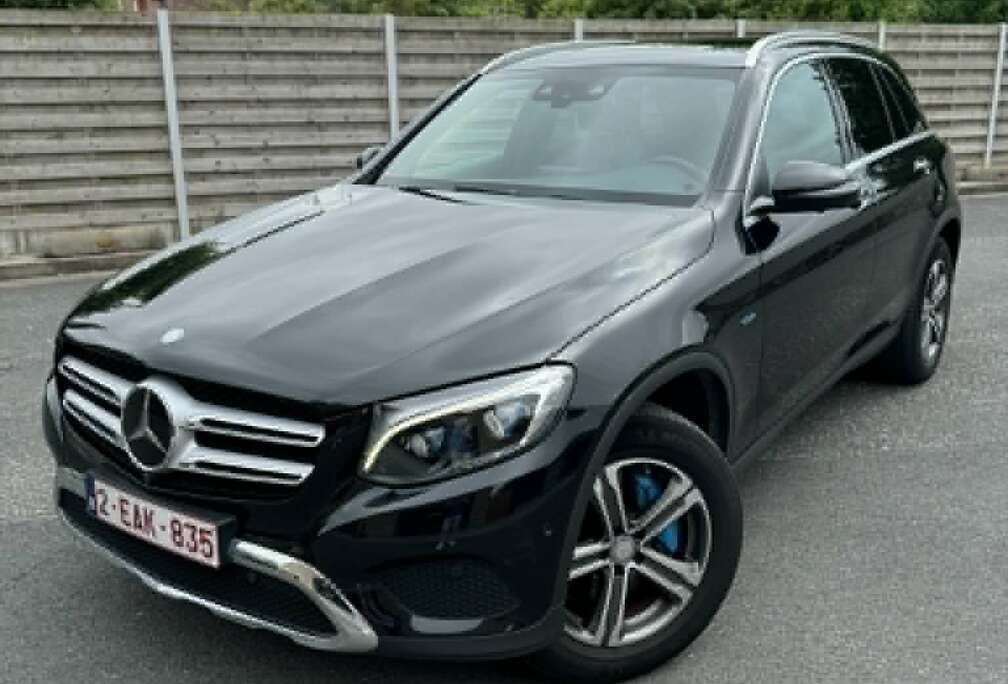 Mercedes-Benz e 4-Matic PHEV