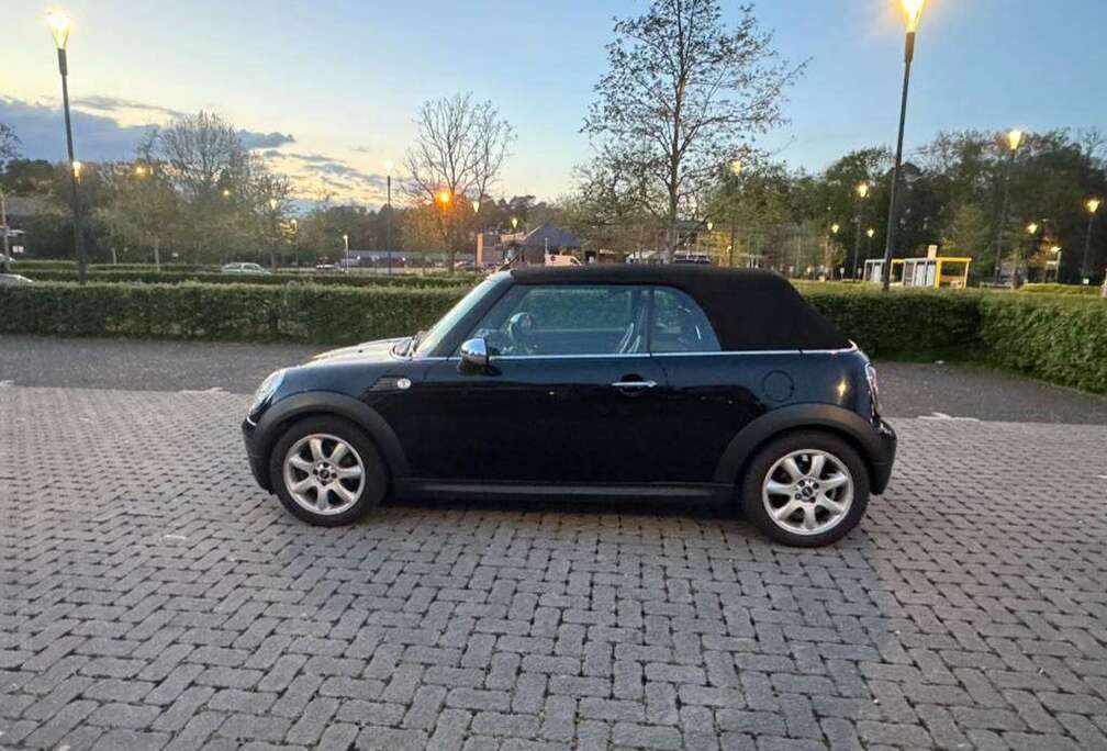 MINI Cabrio 1.6 benzine, lederen airco,velgen