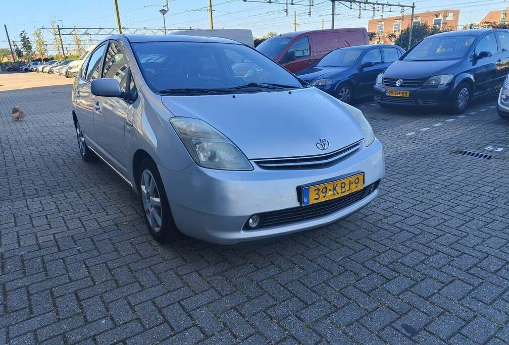 Toyota 1.5 VVT-i Tech Edition camera - Navi -Keyless -