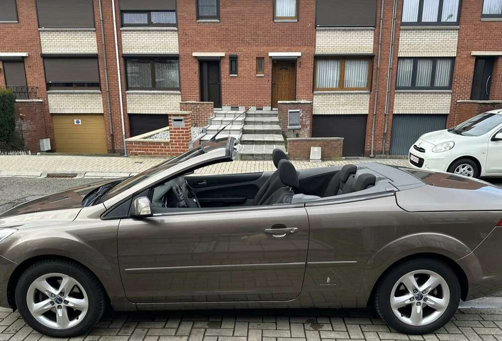 Ford Focus CC 1.6i Trend Pininfarina