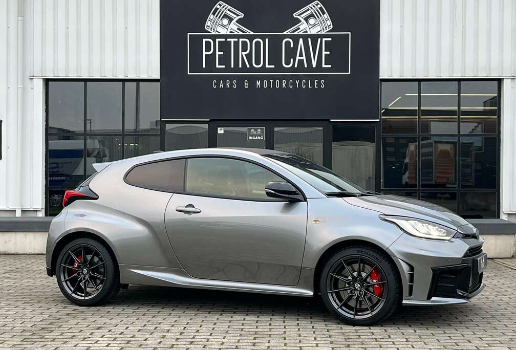 Toyota GR-FOUR Automaat - Premium Pack + Forged Wheels