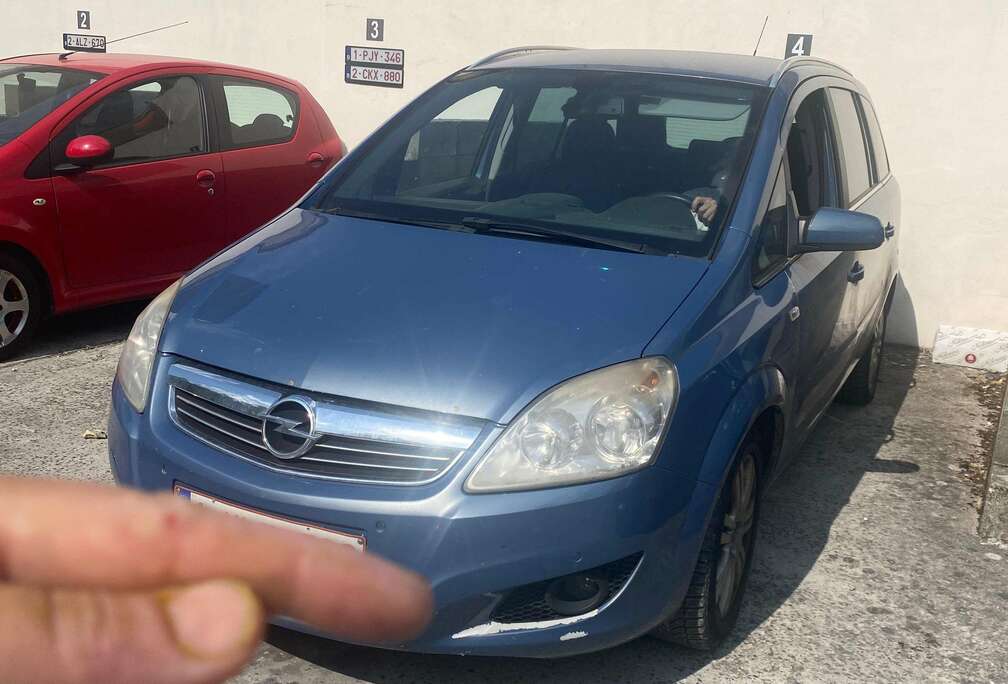 Opel Zafira 1.9 DTH CDTi Cosmo DPF