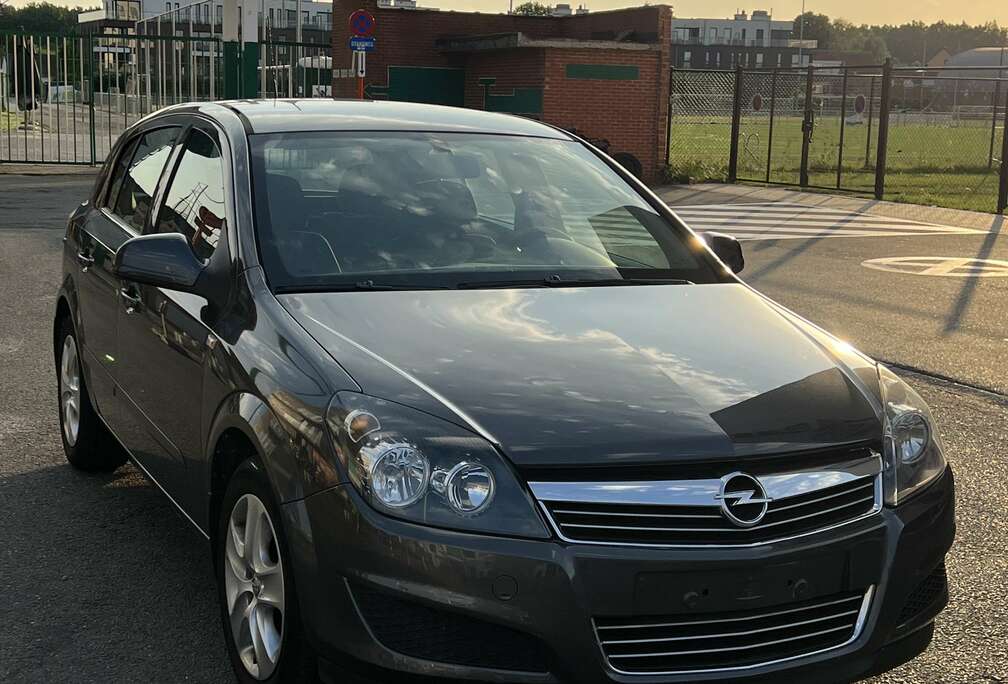 Opel Opel Astra H 1.6 i