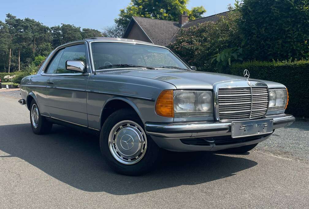 Mercedes-Benz 230 CE