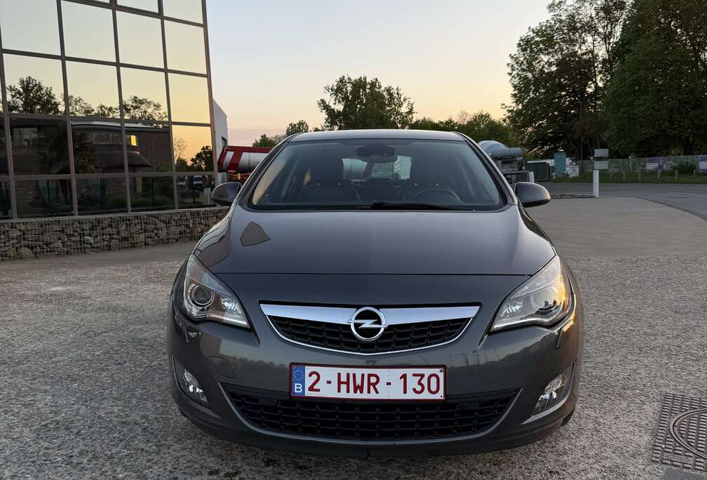 Opel 1.6 Turbo Automatik Edition