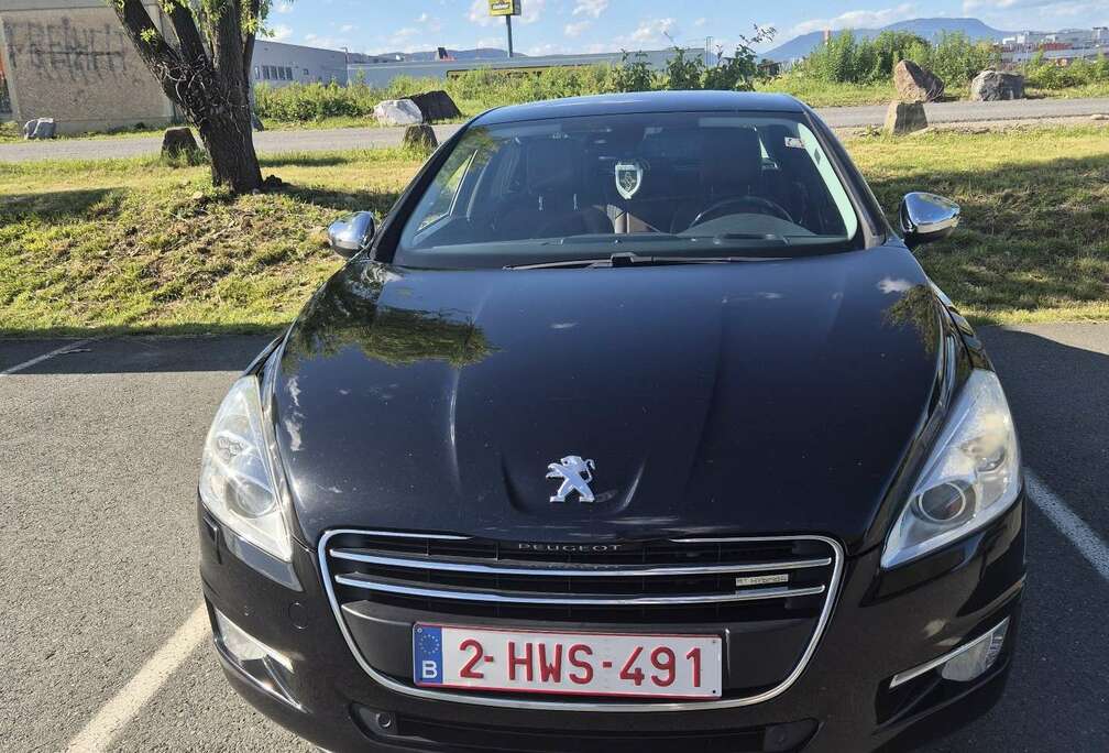 Peugeot Hybrid4