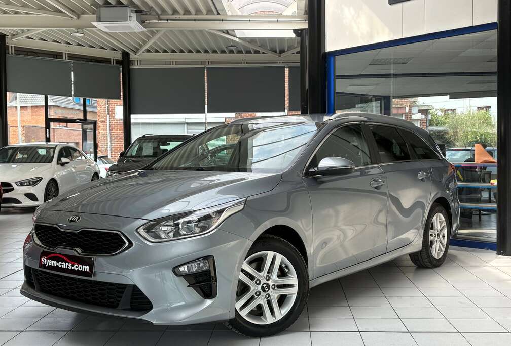 Kia Ceed SW 1.6 CRDi *CUIR * GPS * CAMERA * CARPLAY * JANTES *