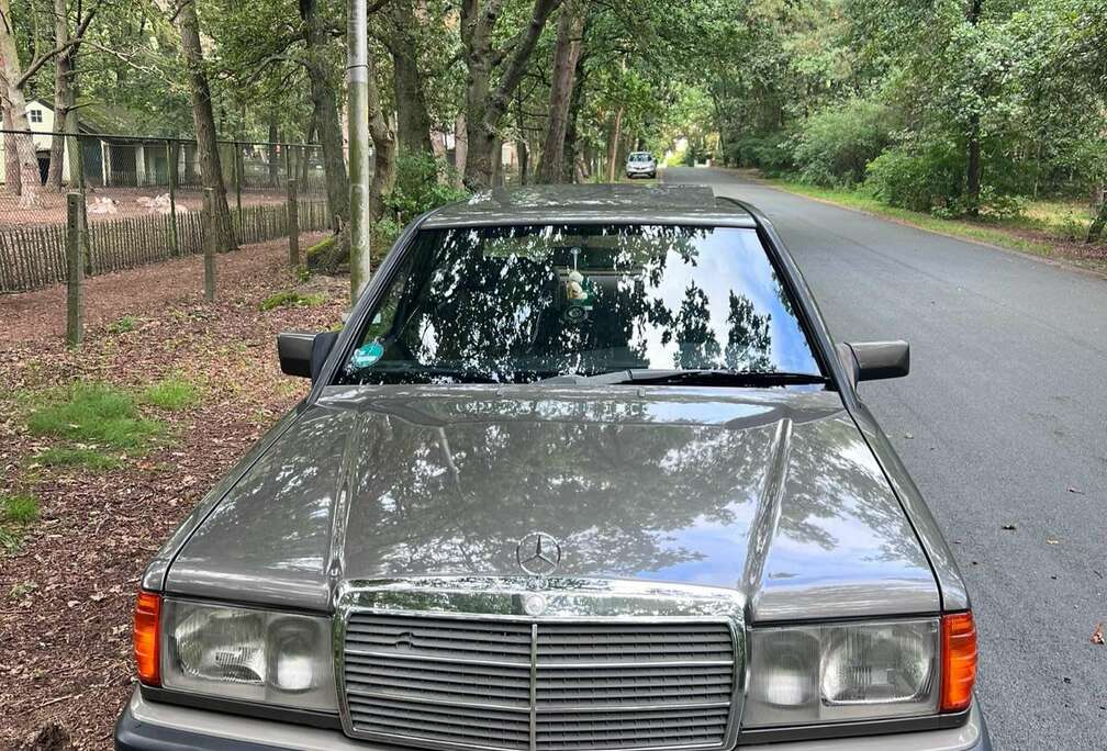 Mercedes-Benz 190E 1.8