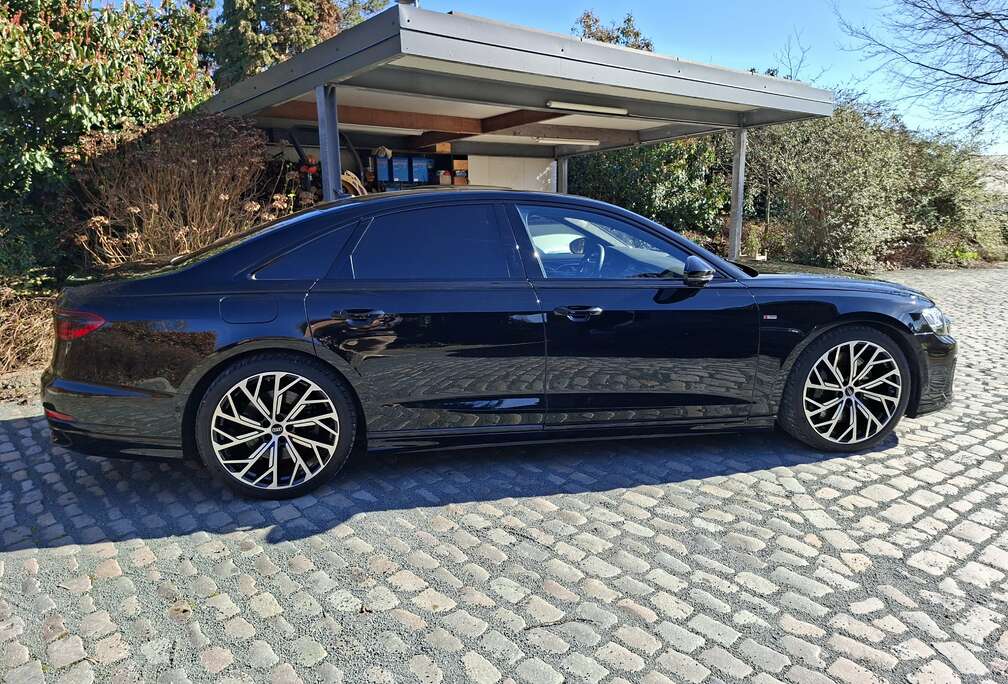 Audi A8 PHEV 60 TFSI e * KORT *7HD + alcantara 2x Sline