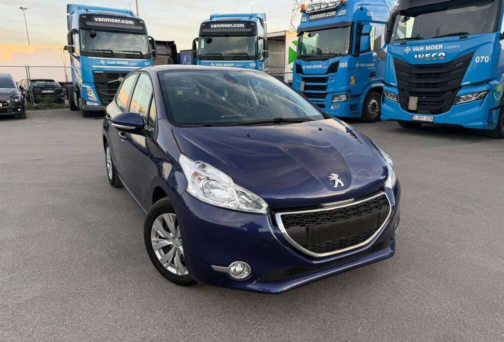 Peugeot Peugeot 208 2014 1.2 essence(benzine) 67000km AC