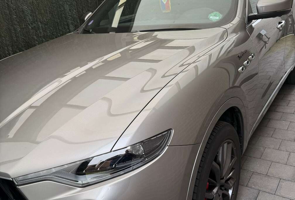 Maserati Levante 3.0 V6 BiTurbo Modena