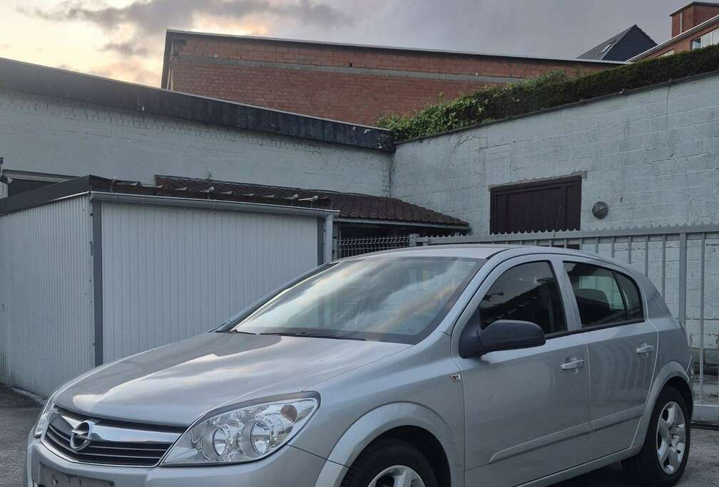 Opel OPEL ASTRA-1.4 BENZINE-CRUISE CONTROL-159.000KM