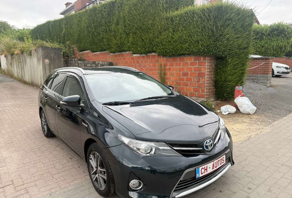 Toyota 1.8 HYBRID PRÊTE À IMMACULE  GARANTIE 1 AN