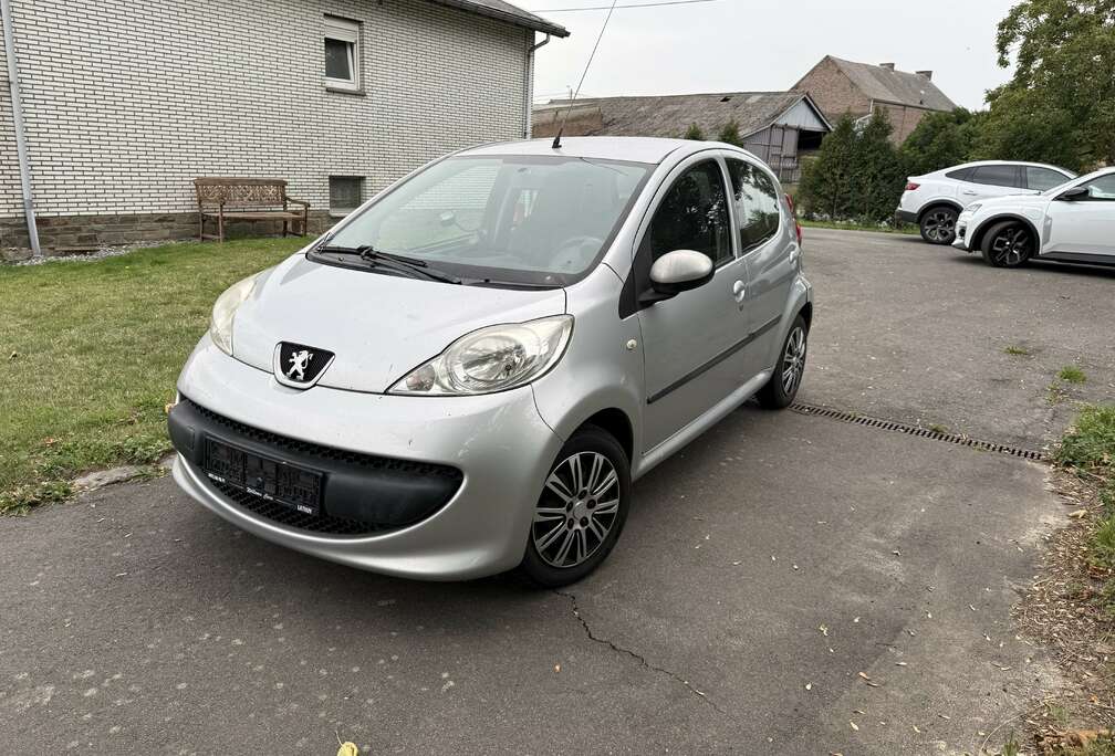 Peugeot 1.0i 12v Trendy