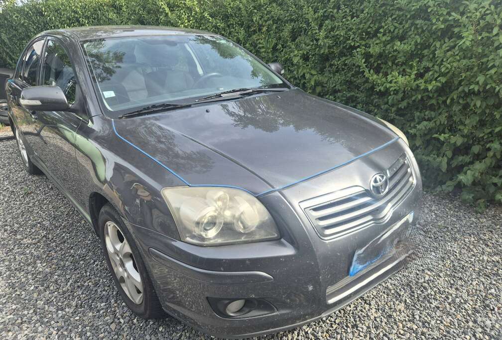 Toyota Avensis 2.0 Turbo D4D 16v Linea Luna