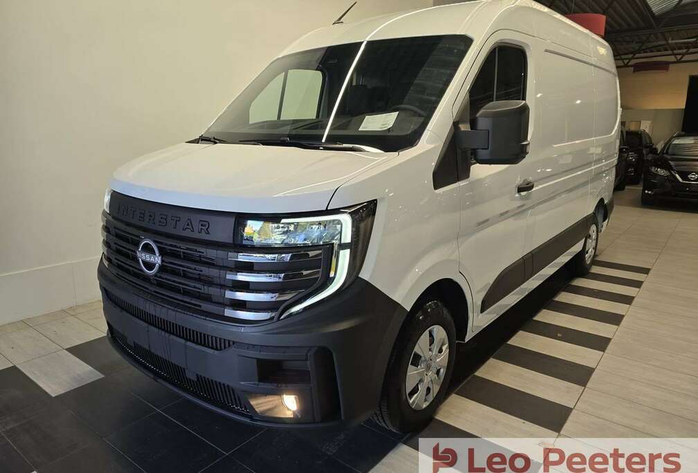 Nissan N-Connecta L2H2 150pk//Cargo Pack//Camera