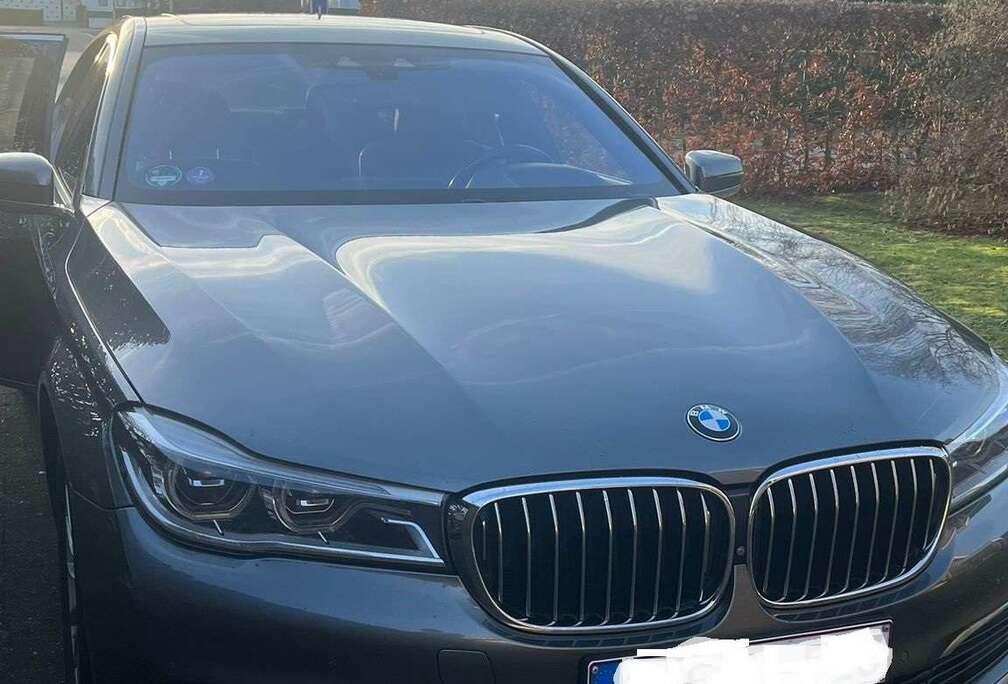 BMW Long 740eXASL Plug-In Hybrid