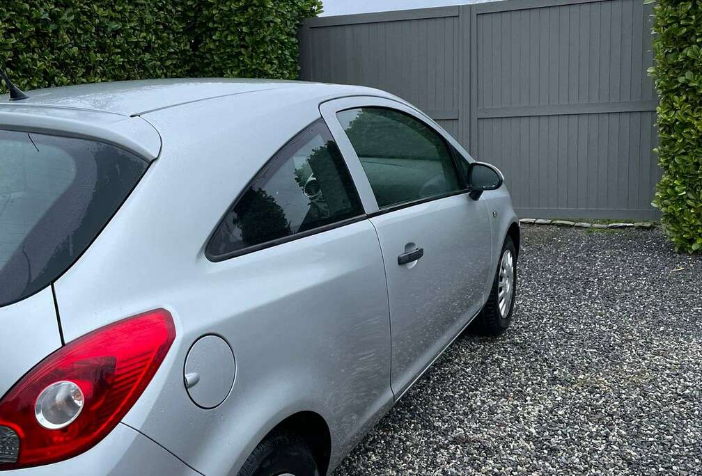 Opel Corsa 1.0i Enjoy