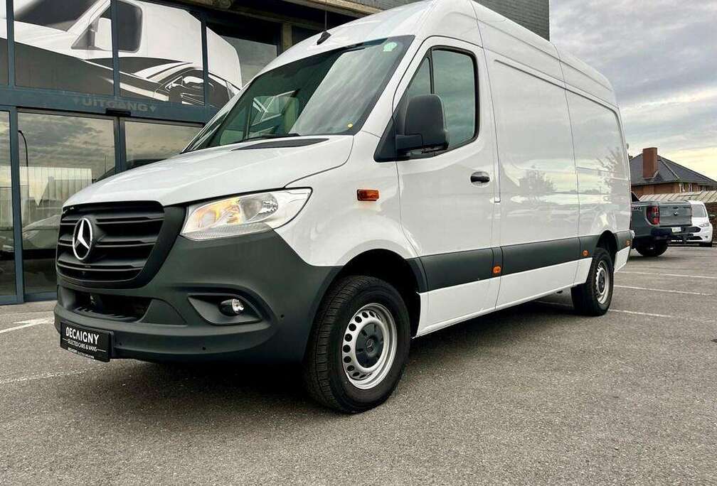 Mercedes-Benz 2.0D 170pk L2H2 RWD *Carplay*Navi*360 Camera