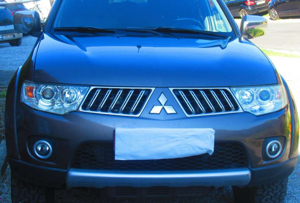 Mitsubishi L+200+2.5+DI-D+4WD+Intense