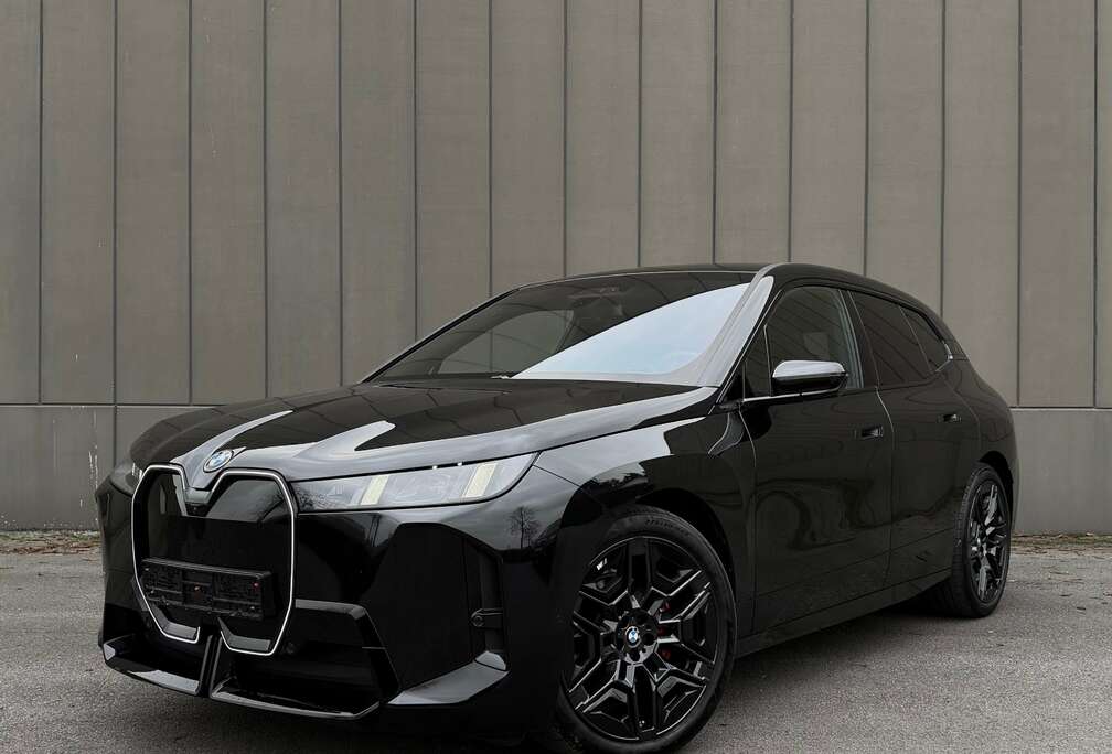 BMW xDrive45 M Sport Pro  Innovatiepak  PANO  Trekhaak  Massage  M Edition  …