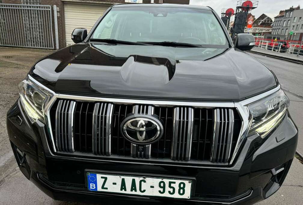 Toyota Landcruiser 2.8 D-4D Country A/T