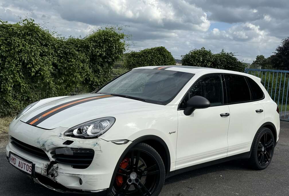 Porsche 3.0i V6 Hybrid Tiptronic S