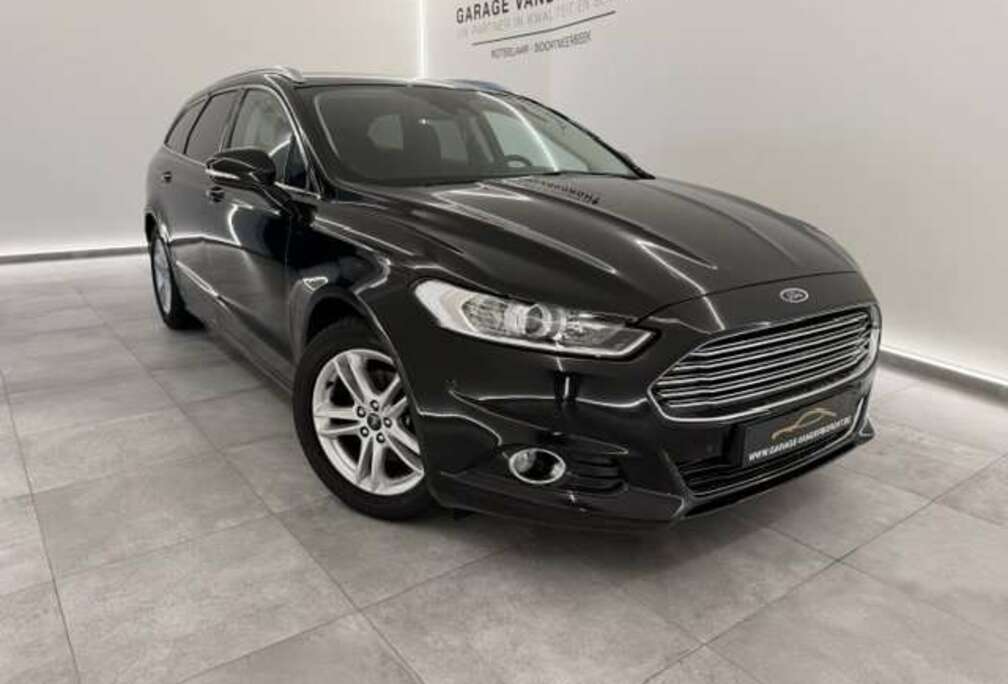Ford CLIPPER TITANIUM BENZINE AUTOMAAT