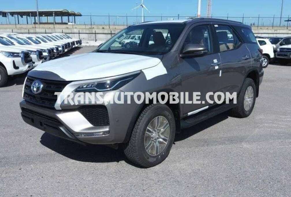 Toyota Premium 2.7L Essence Automatique - EXPORT OUT EU TROPICAL VERSION