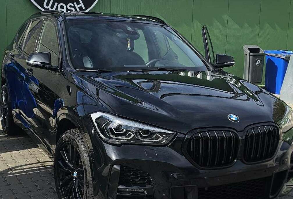 BMW 1.5iA sDrive18 pack M