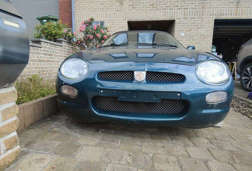 MG MG MGF 1.8i Essence (1997)  102 454 km