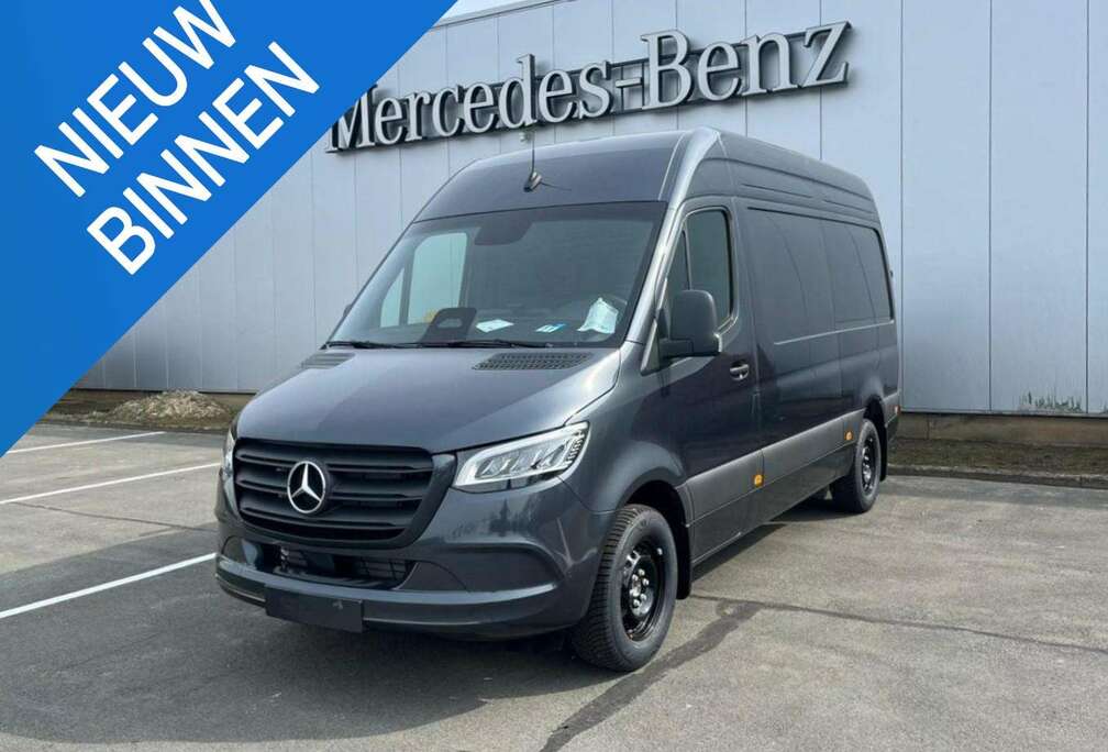 Mercedes-Benz 319 CDI GB L2 RWD 3.5T Bumper in carrosseriekleur,