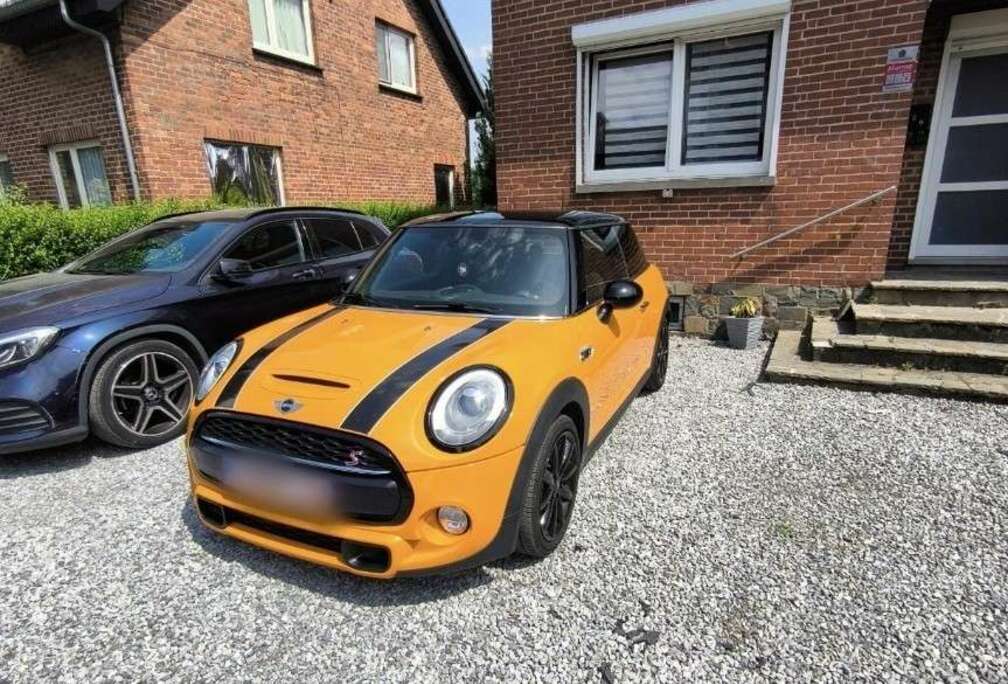 MINI Hatch 3 Portes 192 ch Finition Red Hot Chili